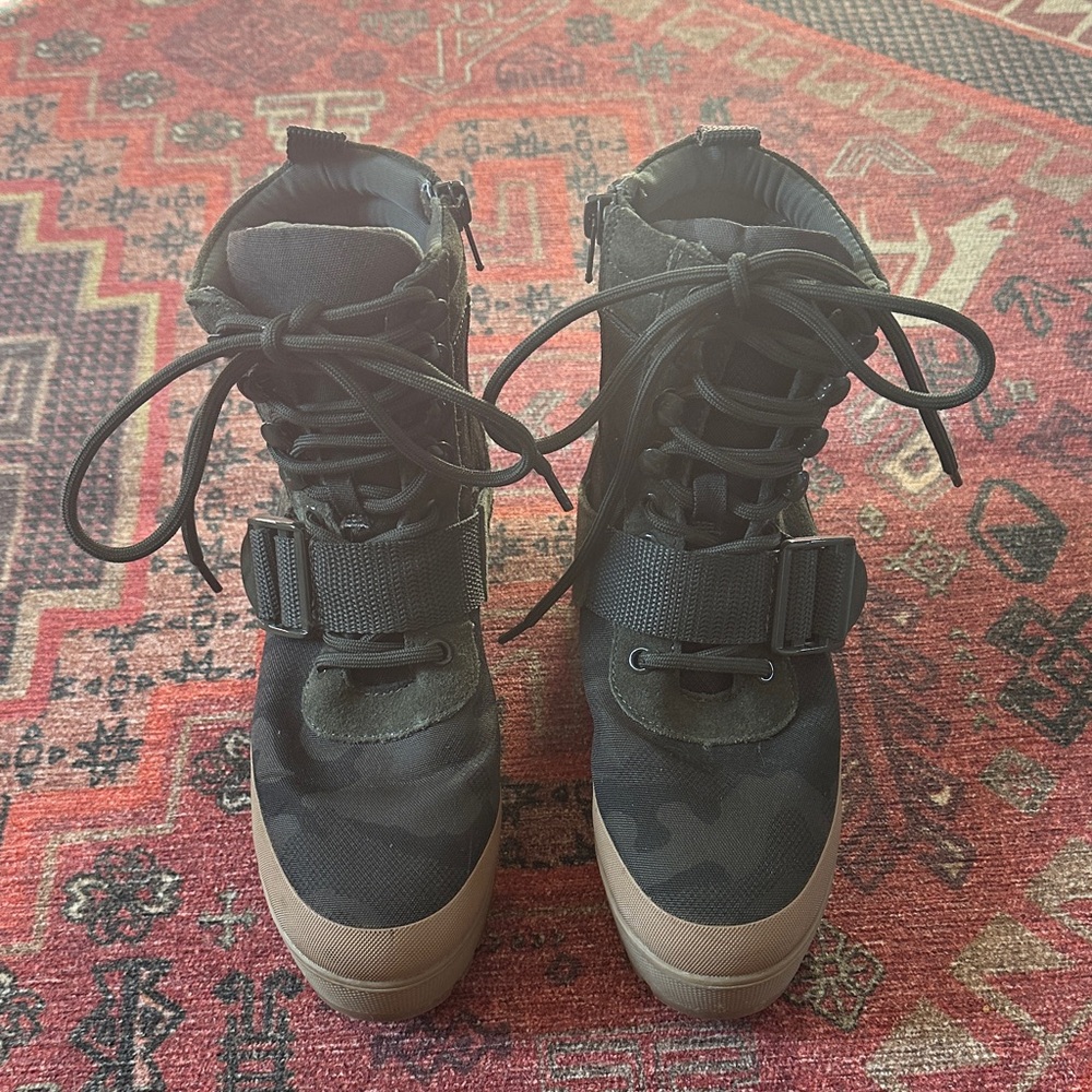 Steve Madden Black, Tan & Green Heeled Combat Boots